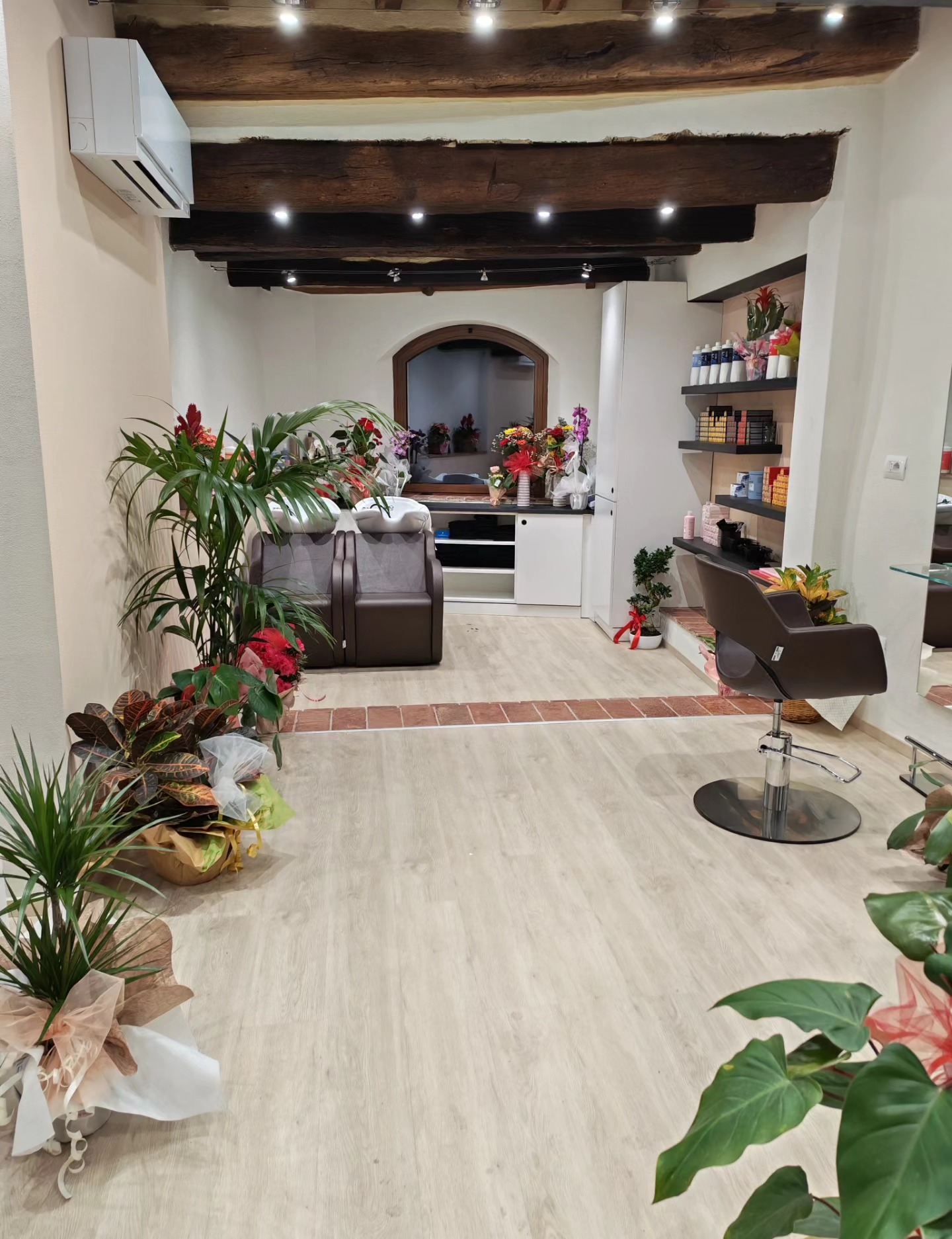 Dopo ristrutturazione negozio parrucchiera Scansano - Mirko Fedi